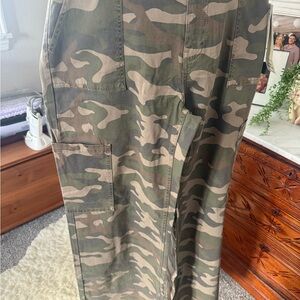 No Boundaries Green Camouflage Cargo Pants